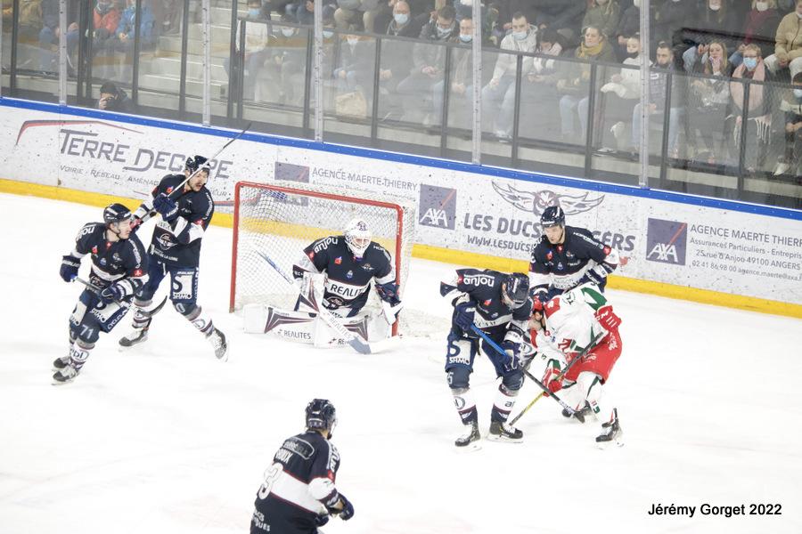 Angers  3 - 2 Cergy-Pontoise