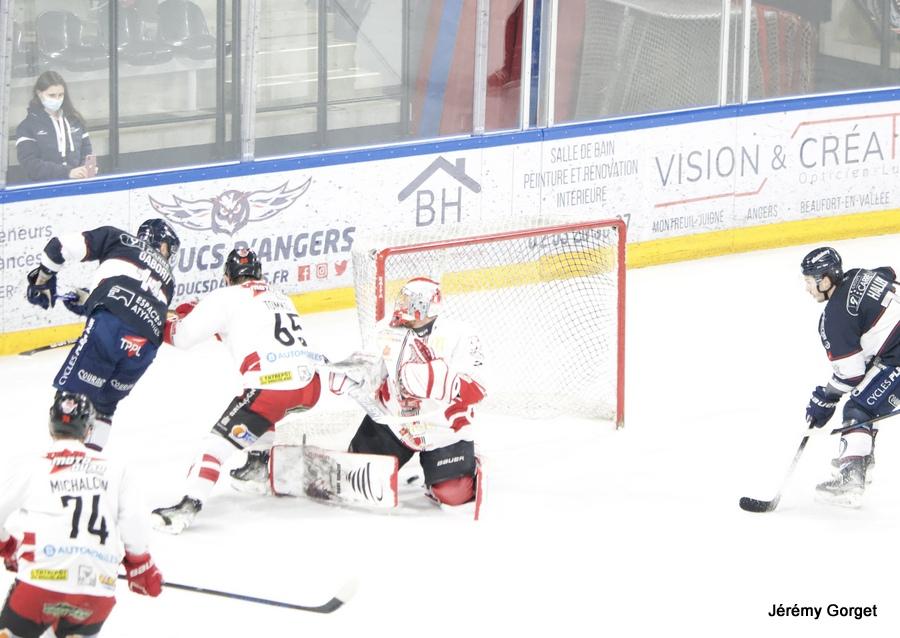 Angers  5 - 4 Briançon 