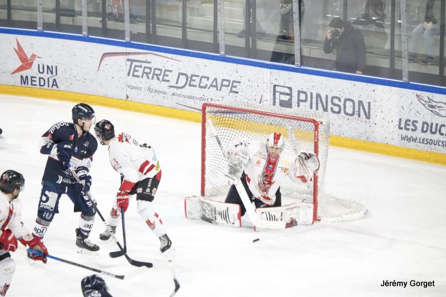 Angers  5 - 4 Briançon 