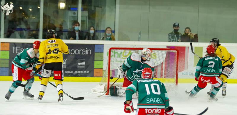 Anglet 3 - 4 Rouen