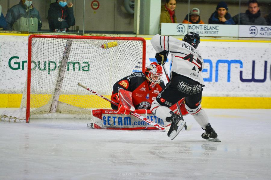 Chamonix  5 - 3 Mulhouse