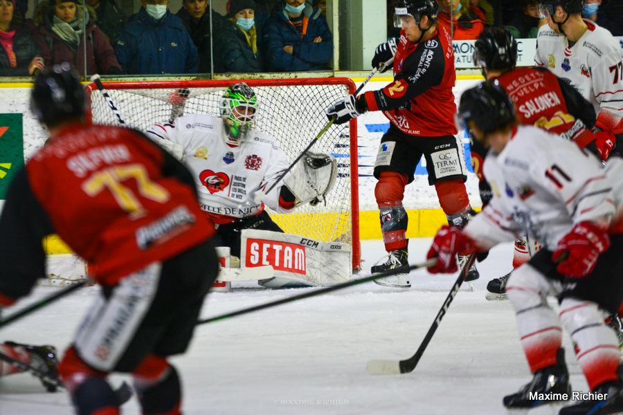 Chamonix  3 - 4 Nice