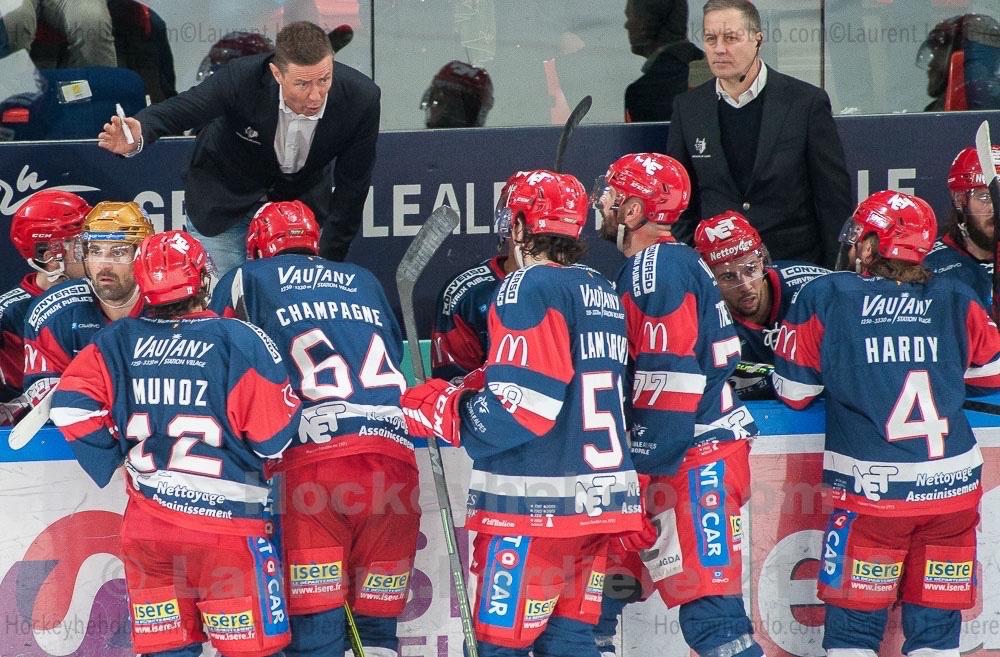 Grenoble  2 - 0 Rouen