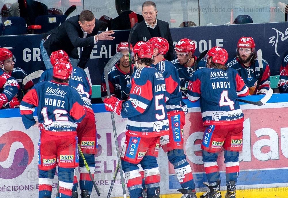 Grenoble  2 - 0 Rouen