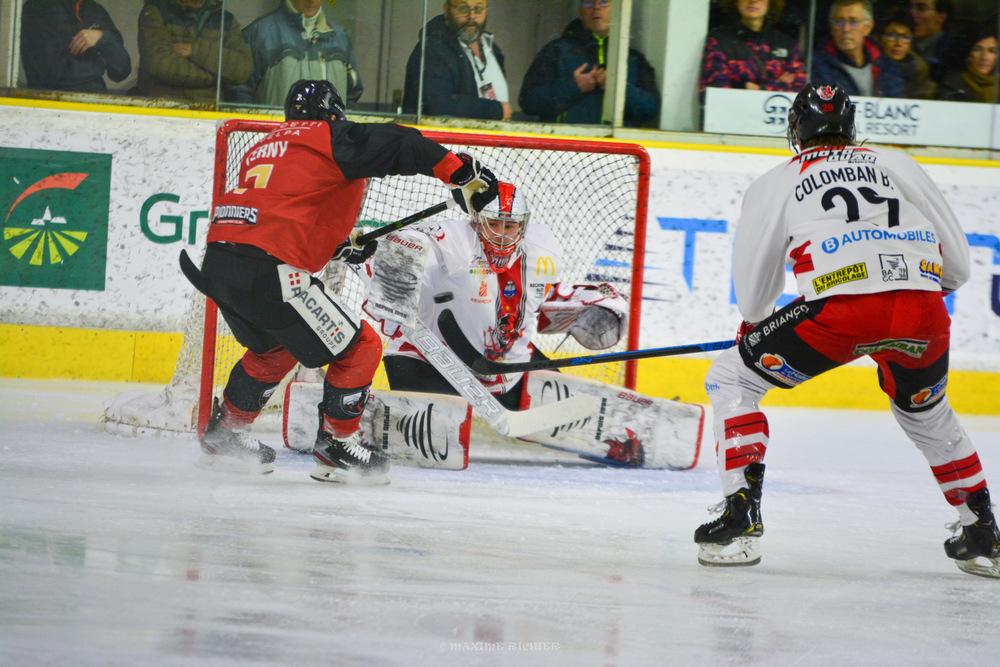 Chamonix  2 - 3 Briançon 