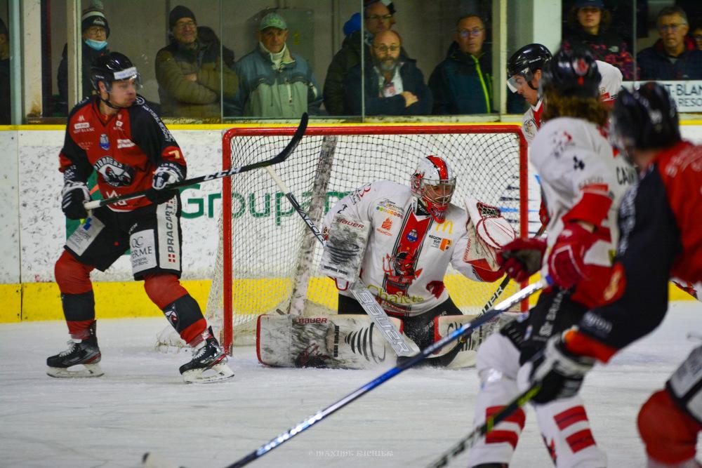 Chamonix  2 - 3 Briançon 