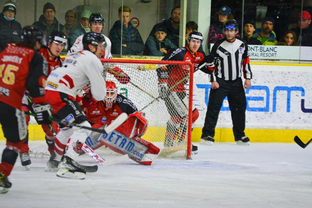 Chamonix  2 - 3 Briançon 