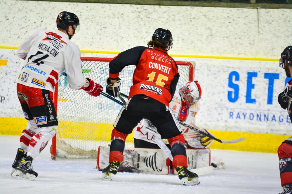 Chamonix  2 - 3 Briançon 