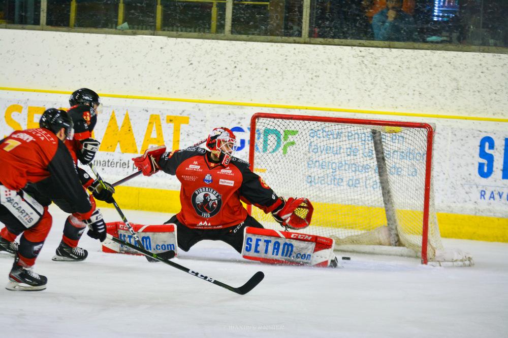 Chamonix  2 - 3 Briançon 