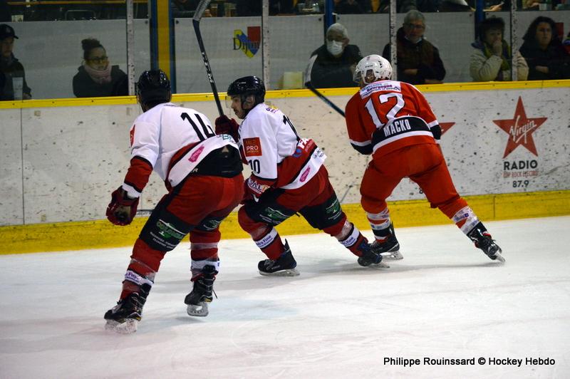 Dijon  7 - 4 Briançon II