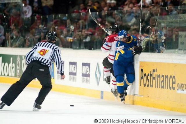 Photo hockey reportage CM 09 1/2 : Le Canada sera l'autre finaliste