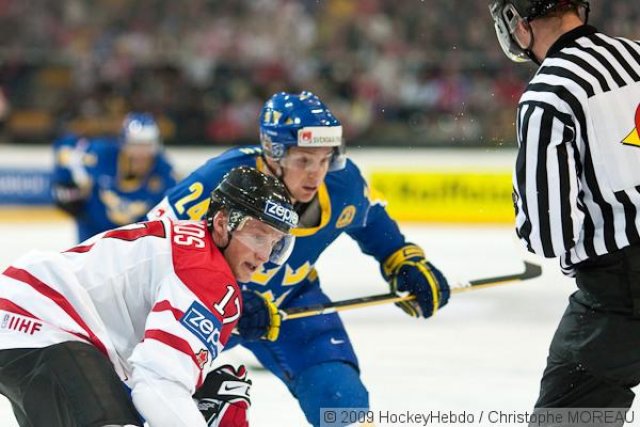Photo hockey reportage CM 09 1/2 : Le Canada sera l'autre finaliste