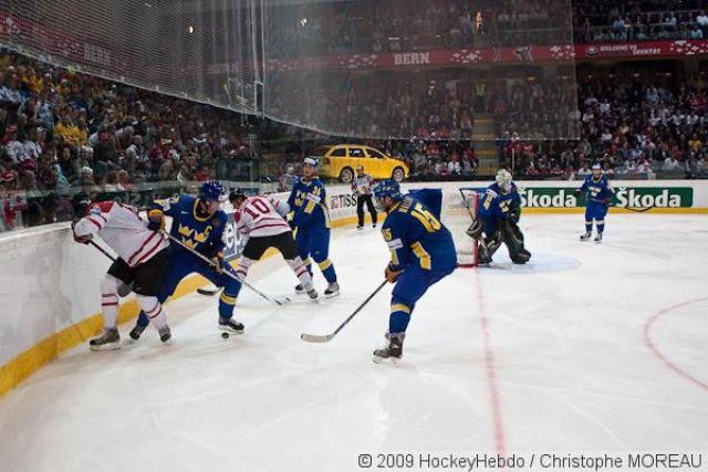Photo hockey reportage CM 09 1/2 : Le Canada sera l'autre finaliste
