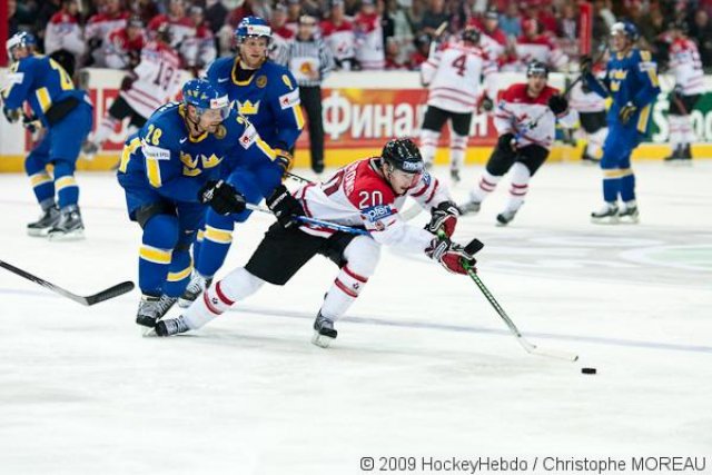 Photo hockey reportage CM 09 1/2 : Le Canada sera l'autre finaliste