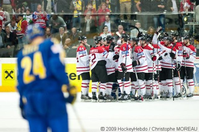 Photo hockey reportage CM 09 1/2 : Le Canada sera l'autre finaliste