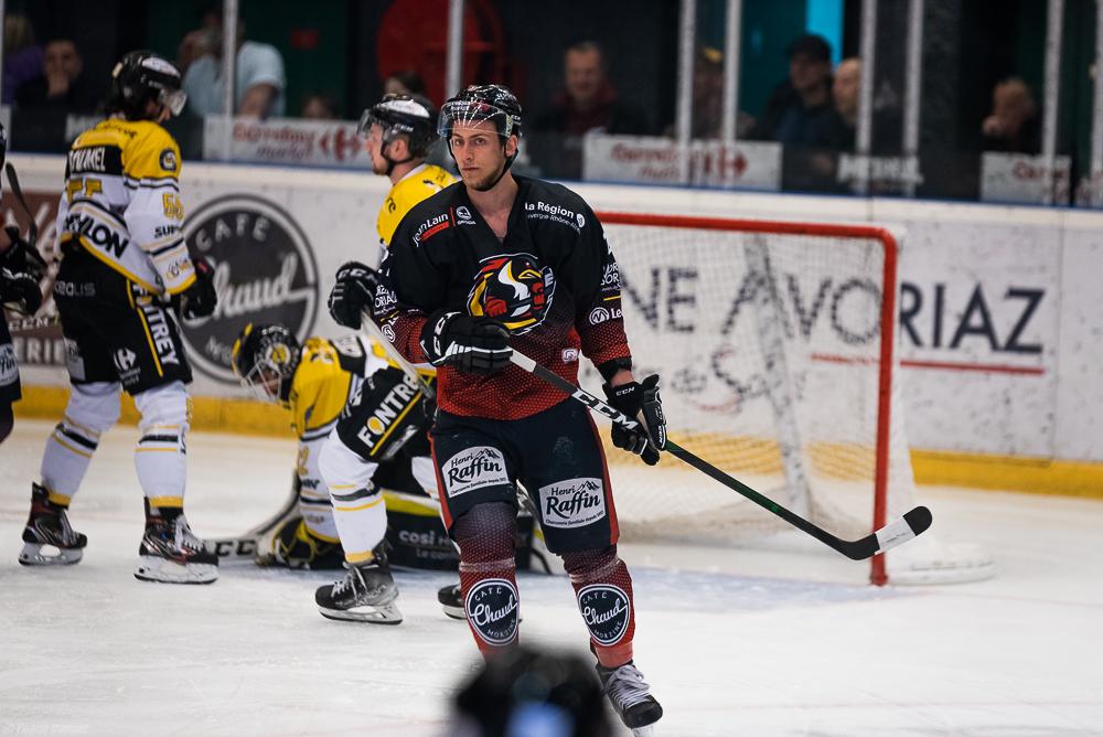 Morzine-Avoriaz 5 - 1 Roanne