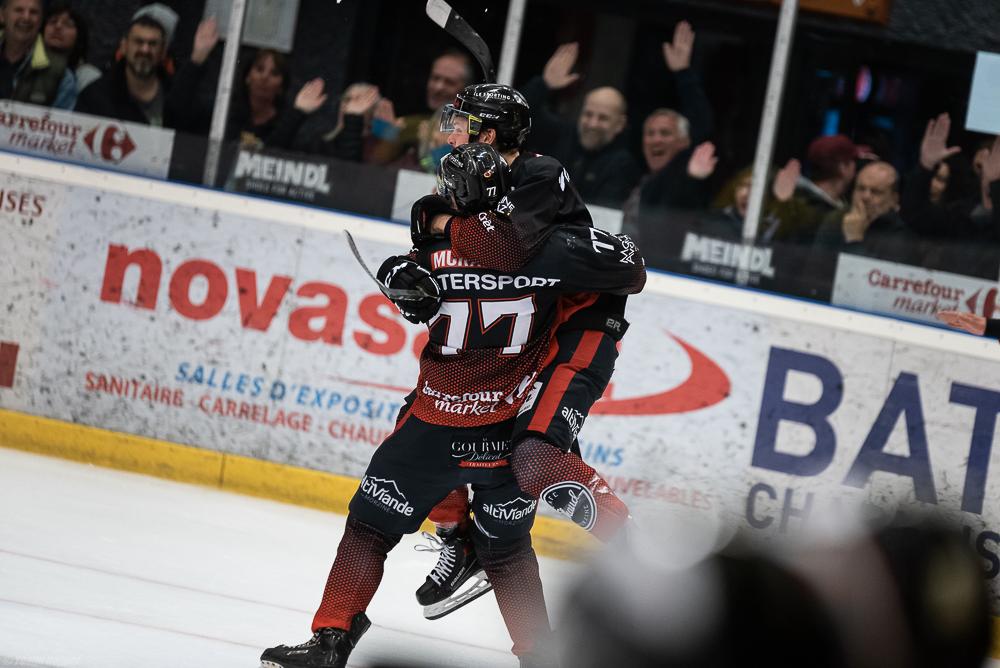 Morzine-Avoriaz 5 - 1 Roanne