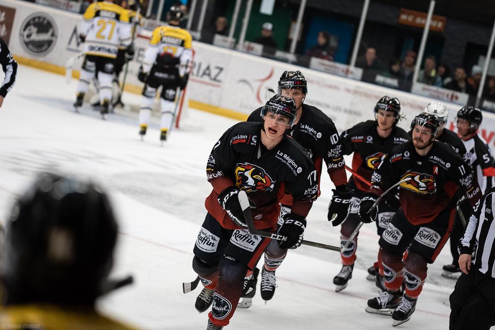 Morzine-Avoriaz 5 - 1 Roanne