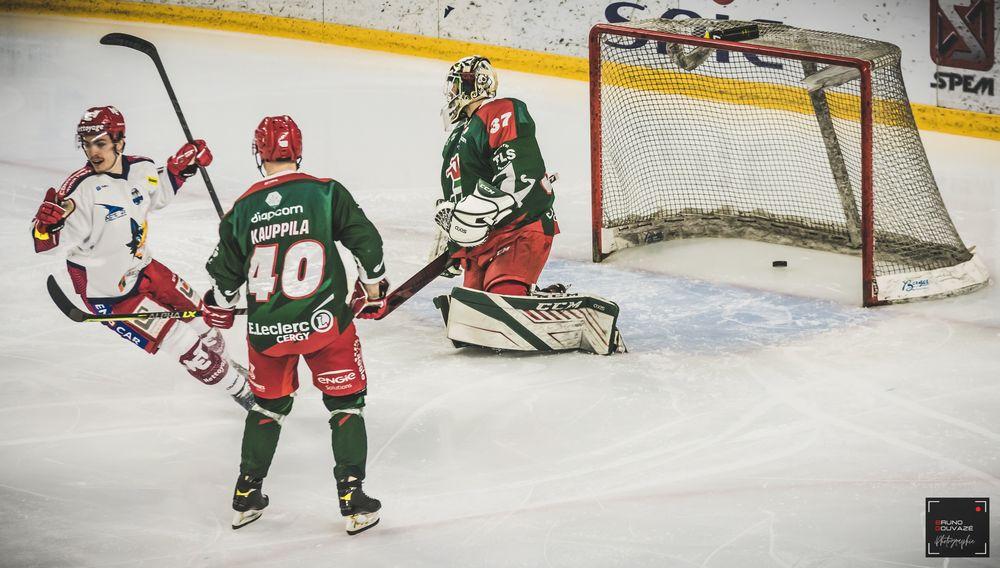 Cergy-Pontoise 4 - 2 Grenoble 