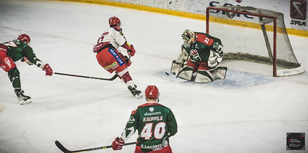 Cergy-Pontoise 4 - 2 Grenoble 
