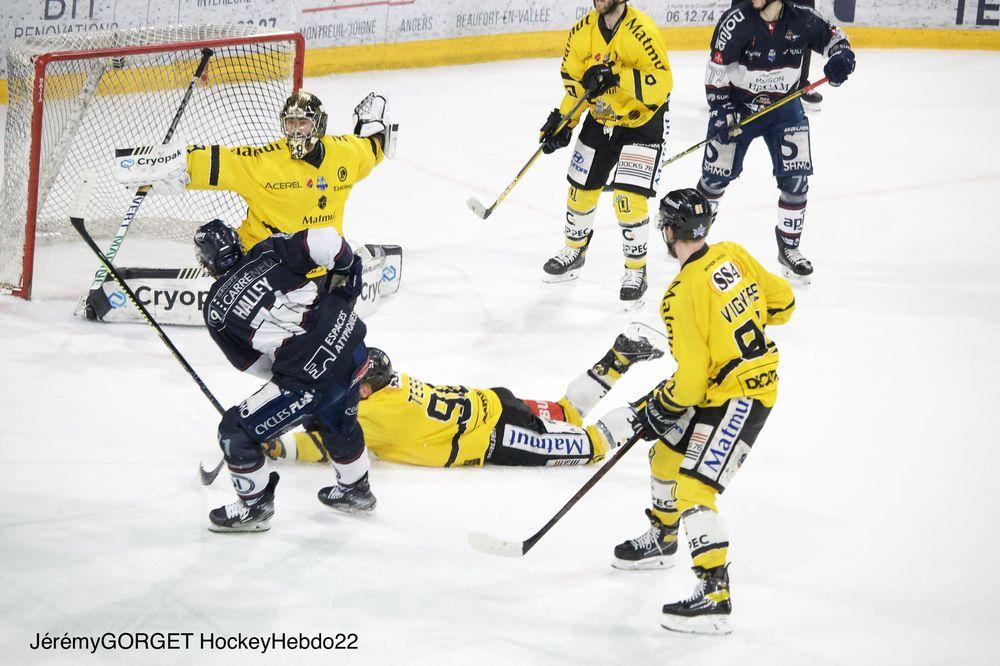 Angers  3 - 4 Rouen