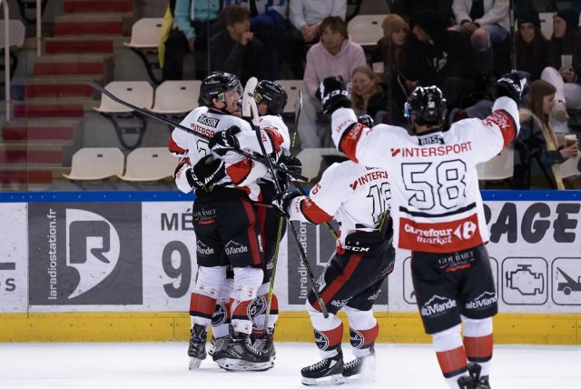 Photo hockey match Courchevel-Méribel-Pralognan - Morzine-Avoriaz le 02/04/2022