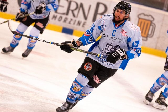 Photo hockey match Morzine-Avoriaz - Courchevel-Méribel-Pralognan le 09/04/2022