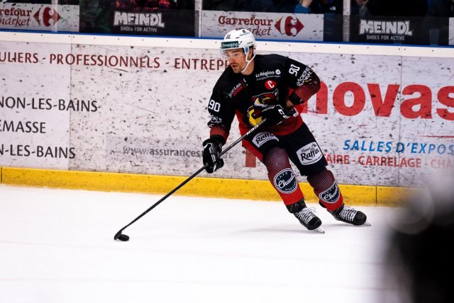 Photo hockey match Morzine-Avoriaz - Courchevel-Méribel-Pralognan le 09/04/2022