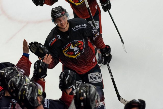 Photo hockey match Morzine-Avoriaz - Courchevel-Méribel-Pralognan le 09/04/2022