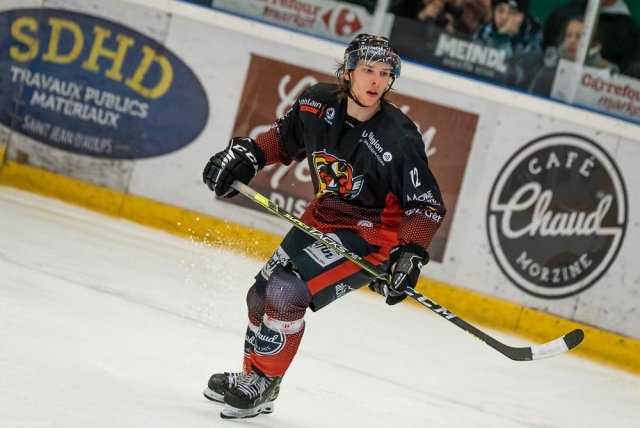 Photo hockey match Morzine-Avoriaz - Courchevel-Méribel-Pralognan le 09/04/2022