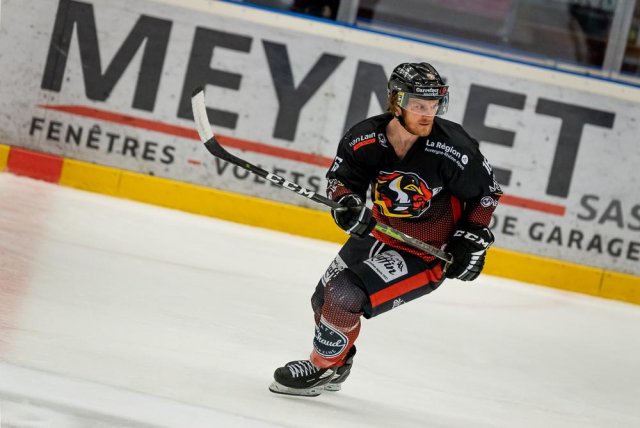 Photo hockey match Morzine-Avoriaz - Courchevel-Méribel-Pralognan le 09/04/2022