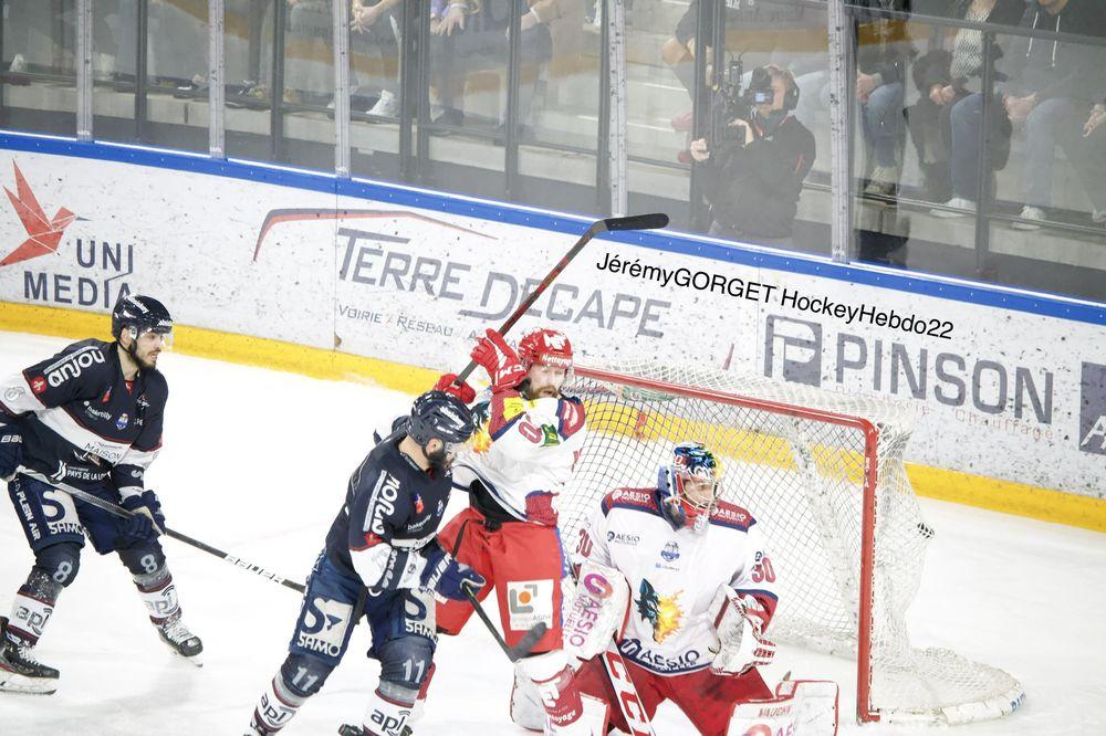 Angers  4 - 5 Grenoble 