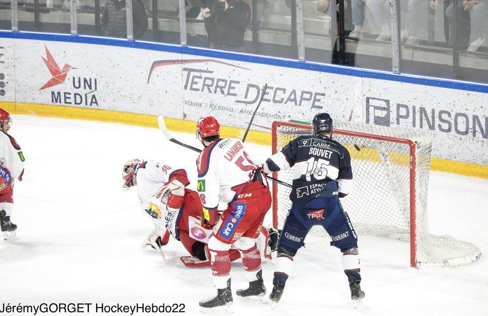 Angers  4 - 5 Grenoble 
