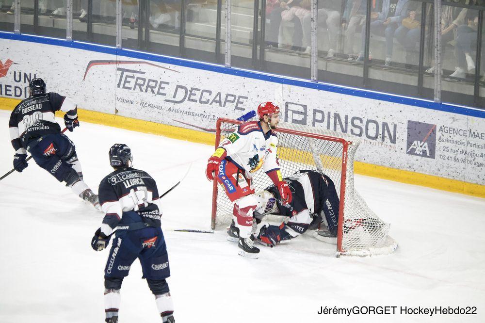 Angers  2 - 3 Grenoble 