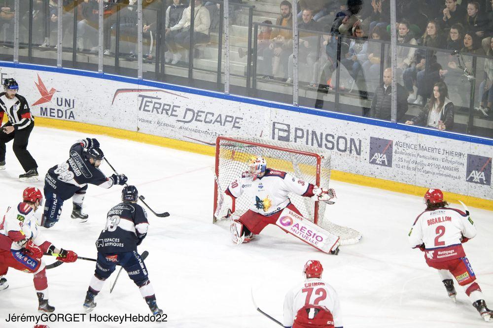 Angers  2 - 3 Grenoble 