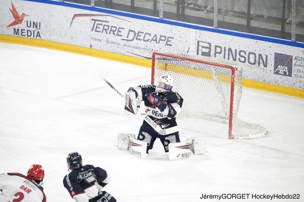 Angers  2 - 3 Grenoble 