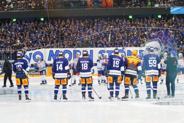 Photo hockey match Zug - Zürich le 18/04/2022