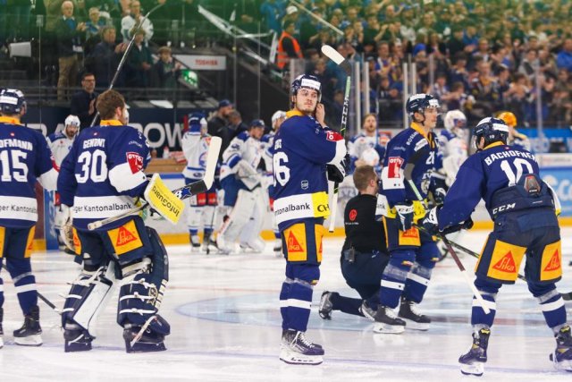 Photo hockey match Zug - Zürich le 18/04/2022