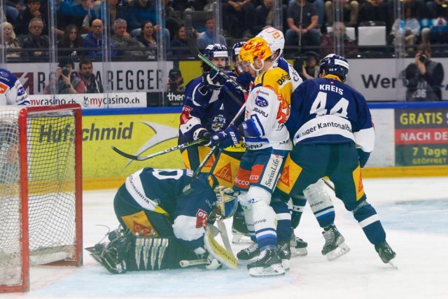 Photo hockey match Zug - Zürich le 18/04/2022