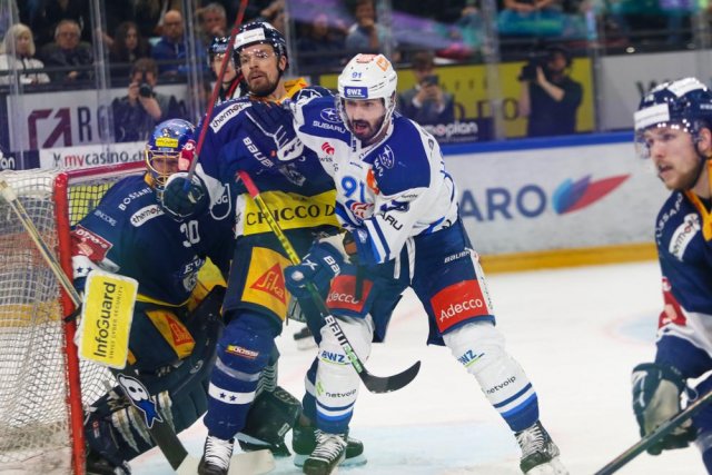 Photo hockey match Zug - Zürich le 18/04/2022
