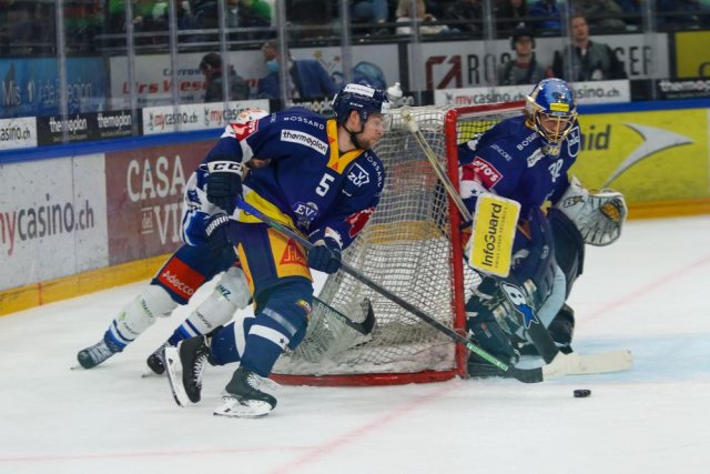 Photo hockey match Zug - Zürich le 18/04/2022