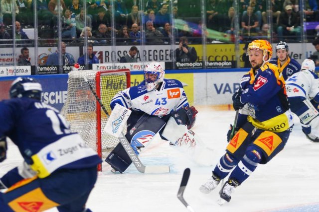 Photo hockey match Zug - Zürich le 18/04/2022