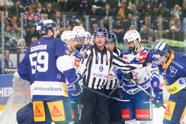 Photo hockey match Zug - Zürich le 18/04/2022