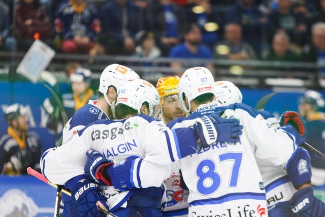 Photo hockey match Zug - Zürich le 18/04/2022