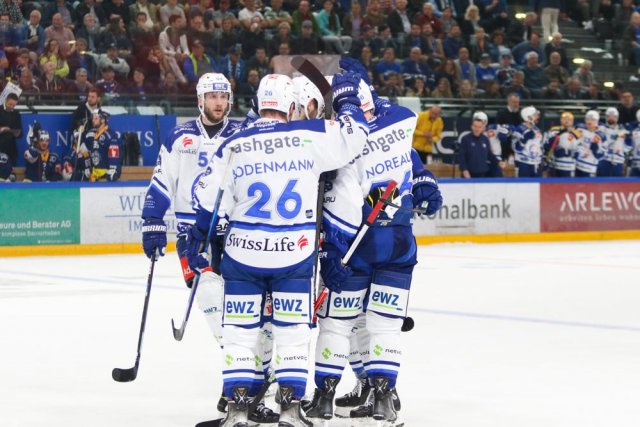 Photo hockey match Zug - Zürich le 18/04/2022