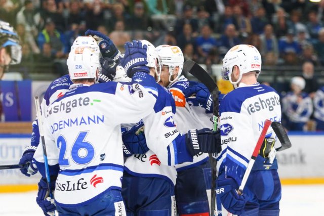 Photo hockey match Zug - Zürich le 18/04/2022