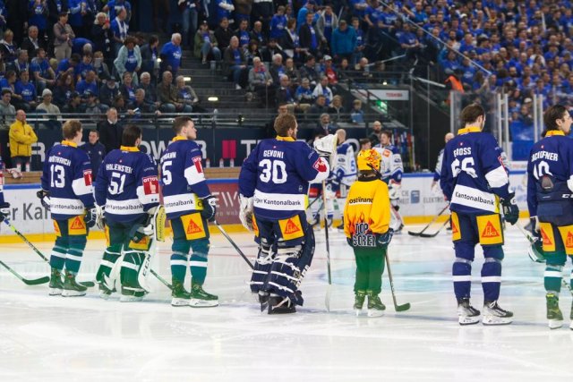 Photo hockey match Zug - Zürich le 23/04/2022