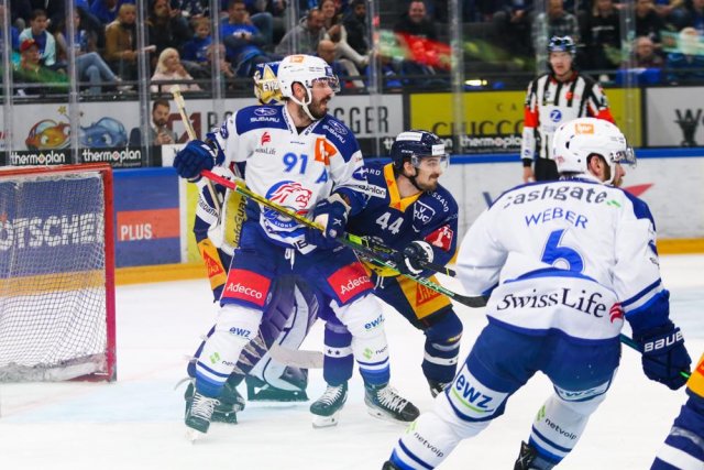 Photo hockey match Zug - Zürich le 23/04/2022