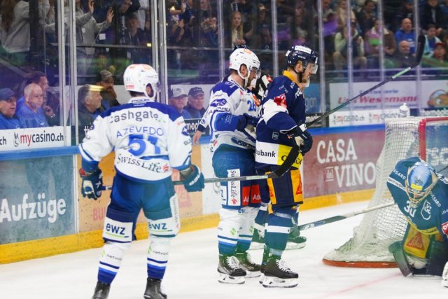 Photo hockey match Zug - Zürich le 23/04/2022
