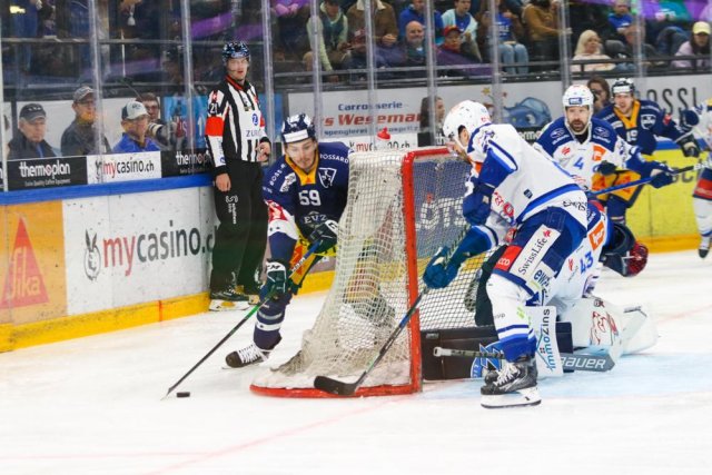 Photo hockey match Zug - Zürich le 23/04/2022